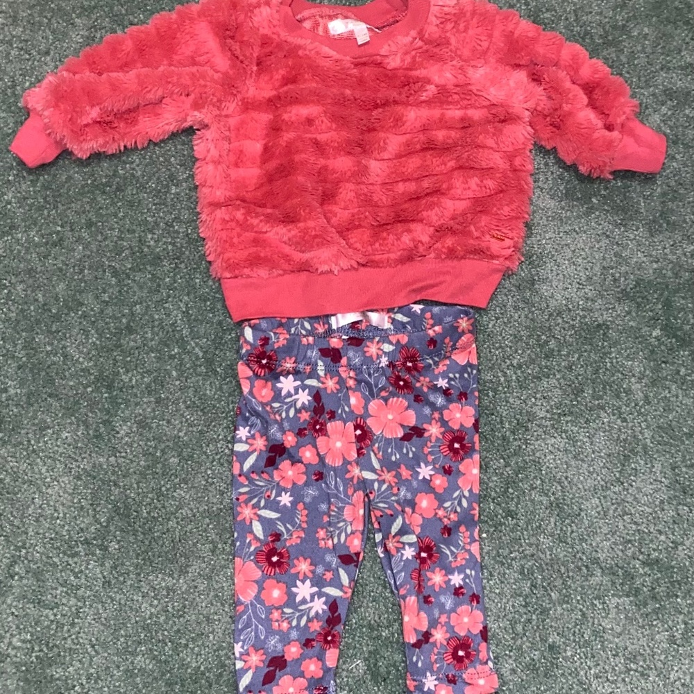 Tahari Baby Girl Outfit - long sleeve shirt with pants O-3 months